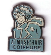 F36 Pin's COIFFURE COIFFEUR SALON ATMOSP'HAIR CISEAUX PEIGNE Pin'ups Fille Achat Immédiat - Pin-ups