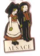 G308 Pin's Alsace Folklore Pin'ups Achat Immédiat - Pin-ups