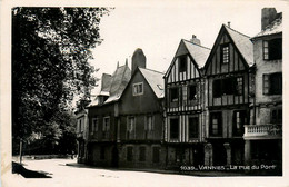 Vannes * La Rue Du Port - Vannes