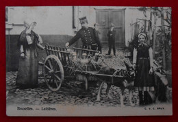 CPA 1903 Bruxelles - Laitières - Attelage De Chien - Verkopers