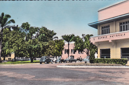 Cpsm 9x14 . CAMEROUN . DOUALA. La (banque) B.N.C.I. Et Chambre Du Commerce (autos Années 50/60) - Camerun