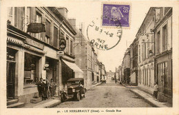 Le Merlerault * La Grande Rue * Automobile Voiture Ancienne * Pompe à Essence - Le Merlerault