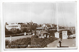 Real Photo Postcard, Clacton-on-sea, Marine Parade East, People, Footpath, Buildings. - Clacton On Sea