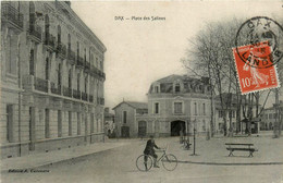 Dax * La Place Des Sallines * Enfant Et Son Vélo - Dax