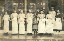 FRANCE - Carte Postale Photo D'un Magasin Avec Le Personnel Devant - L 86209 - Magasins