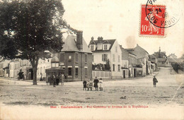 Coulommiers * 1908 * Rue Gambetta Et Avenue De La République * Pissotière - Coulommiers