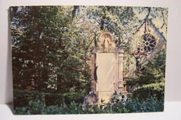 SALLELES - D'AUDE  -    Le Monument Aux Morts Et Le Calvaire  -  ( Pas De Reflet Sur L'original ) - Salleles D'Aude