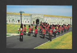 QUÉBEC - ROYAL 22e RÉGIMENT - RELÈVE DE LA GARDE  À LA CITADELLE - PHOTO YVES TESSIER - Québec - La Citadelle