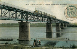 Gien * Le Viaduc De La Ligne D'argent * Passage D'un Train * Ligne Chemin De Fer Du Loiret - Gien