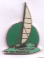 AA116 Pin's PLANCHE CHAR A VOILE Tanezrouft Afrique Sahara Algérie Mali Qualité Egf Version Bleue Verte Achat Immédiat - Ski Nautique