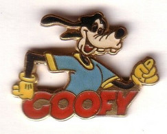 BD121 Pin's  Pluto Dingo Coofy ??  Disney Qualité Egf  Achat Immédiat - Disney