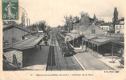 Maisons-Laffitte       78        Intérieur De La Gare    .    B.F 10      Un Peu Ramollie    (voir Scan) - Maisons-Laffitte