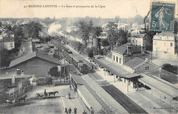 Maisons-Laffitte       78        La Gare Et Perspective De La Ligne    (voir Scan) - Maisons-Laffitte