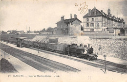 Mantes La Jolie        78       Gare De Chemin De Fer De Mantes-Station     (voir Scan) - Mantes La Jolie