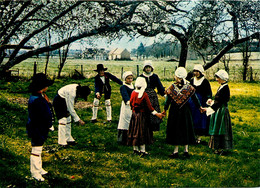 Thaumiers * Balle Au Gniau Et Ronde * Troupe LES FORESTINS * Danse Locale Costumes Coiffes Coiffe - Thaumiers