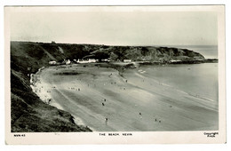 Ref 1455 - 1952 Real Photo Postcard - The Beach Nevin - Caernarvonshire Wales - Caernarvonshire
