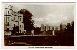 Ref 1456 - Early Real Photo Postcard - Royal Entrance - Windsor Castle Berkshire - Windsor Castle