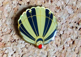 Pin's BALLON MONTGOLFIERE - Générique Nacelle Rouge - Verni époxy - Fabricant Inconnu - Avions