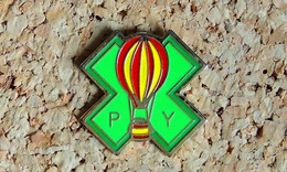 Pin's BALLON MONTGOLFIERE - Pharmacie PY - Peint Cloisonné - Fabricant PIN'S MEDIA - Avions