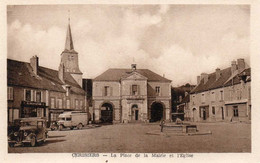 CERISIERS - La Place De La Mairie Et L'Eglise - Cerisiers