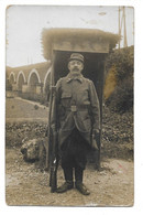 125E REGIMENT - UN GARDE - CARTE PHOTO MILITAIRE - Characters