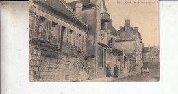 02- Vic Sur Aisne  Rue  Du Port Avec  Animation - Vic Sur Aisne