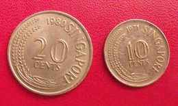 Lot De 2 Pièces De Singapour, Singapore : 10 Cents (1971) & 20 Cents (1980). - Singapore