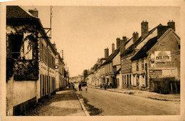 Villeneuve L'archevêque * La Rue Bréard - Villeneuve-l'Archevêque