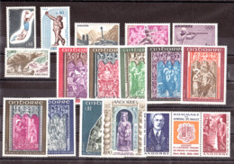 Andorre - Lot De Timbres Neufs ** Du Début Des Années 1970 - Cote + 35 - Verzamelingen