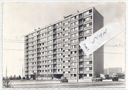 ROUEN Les SAPINS - Immeuble De 10 étages - 1381020 - Rouen