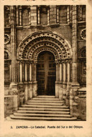 Zamora La Catedral Puerta Del Sur O Del Obispo Castilla Y León. España Spain - Zamora