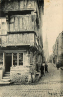 Bayeux * La Rue St Martin * Vue Sur La Cathédrale * épicerie Marchand De Vins - Bayeux
