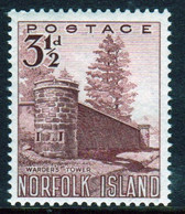 Norfolk Island 1953 Single 3½d Stamp From The Definitive Set. - Ile Norfolk