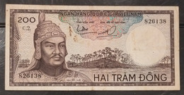 South Viet Nam Vietnam 200 Dông VF Banknote Note 1966 - P#20a (watermark Of Dragon's Head) / 02 Photo - Vietnam