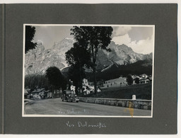 12eme Rallye Des Alpes 1949 - Equipe SEBAN DESCOMS - Dans Les Dolomites (3 Photos) - SIMCA 8 COUPÉ 1949 - Cars