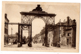 REIMS -- Porte De Paris Et Rue De Vesle  ( Attelage , Tramway ).....................à Saisir - Reims