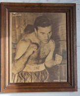 Cadre Avec Affiche Du Boxeur Marcel Cerdan Boxe Sport Revue De 1952 - Kleding, Souvenirs & Andere