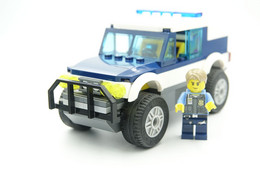 LEGO - 60007 High Speed Chase Police Car With Minifigure - Original Lego 2011 - Vintage - Cataloghi