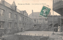 BLANGY SUR BRESLE - Cour Intérieure De L'Hôpital - Blangy-sur-Bresle