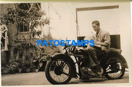 152232 ARGENTINA MOTORCYCLE MOTO AND MAN 9.5 X 6.5 CM PHOTO NO POSTAL POSTCARD - Motos