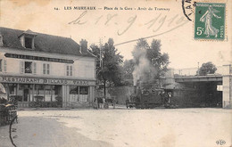 Les Mureaux       78       Place De La Gare. Arrivée Du Tramway  .Hôtel De La Terrasse - Petite Déchirure (voir Scan) - Les Mureaux