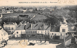 Neauphle Le Château        78     Panorama  Vue Sur La Place. Commerces Dont Vannerie            (voir Scan) - Neauphle Le Chateau