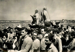 Les Saintes Maries De La Mer * Procession Des Saintes Marie Jacobé Et Marie Salomé , Statues Portées Par Les Gitans - Saintes Maries De La Mer