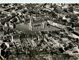 La Roche Bernard * Vue Aérienne Sur La Place De L'église - La Roche-Bernard