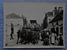 Photo  Houdeng-Aimeries - Procession 1930 - Local Des Archers St Eloi - Autres & Non Classés