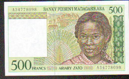 Madagascar, Billet De 500 Ariary - Madagascar