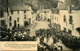 Rochefort En Terre * La Procession De Notre Dame De La Tronchaye * Vieux Bourg St Nicolas * Fête Religieuse Défilé - Rochefort En Terre