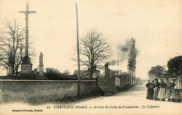 Challans * Arrivée Du Train De Fromentine , Le Calvaire * Locomotive Machine Ligne Chemin De Fer Vendée - Challans