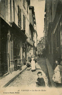 Vannes * La Rue Des Halles * Commerces Magasins - Vannes