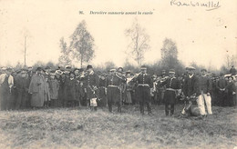 Rambouillet      78     Chasse A Courre. Equipage Bonnelles Duchesse D'Uzès. Sonnerie  Avant La Curée   26 (voir Scan) - Rambouillet